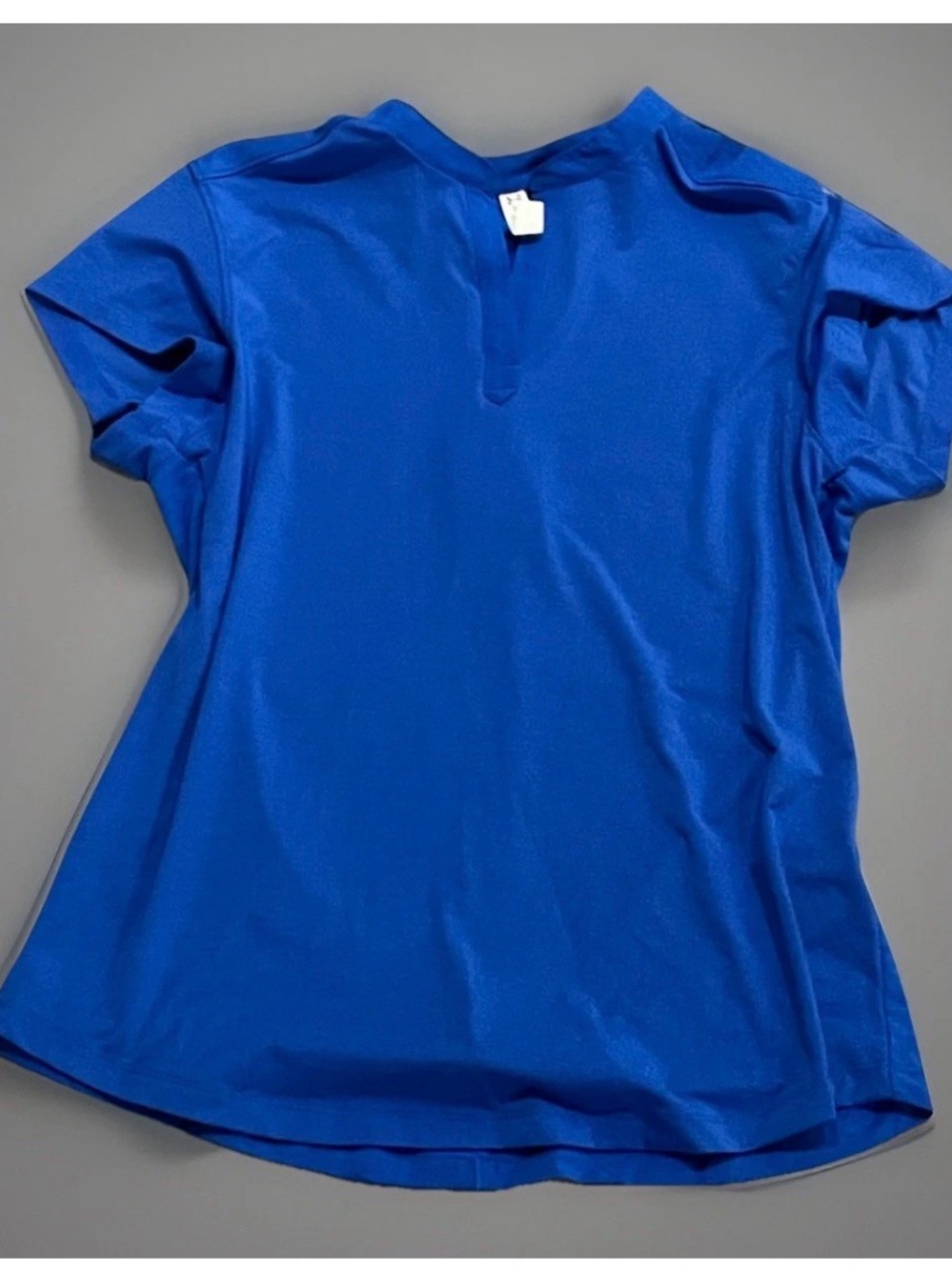 Under Armour Royal Blue Short Sleeve Athletic V-Neck Golf Tee, women’s medium